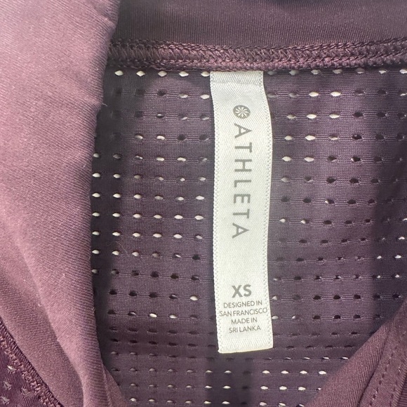 Athleta Hit It Rouvjed plum tank XS - Picture 4 of 6